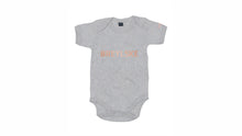 Lade das Bild in den Galerie-Viewer, 1417 BABY BODYSUIT &#39;Breylske&#39;
